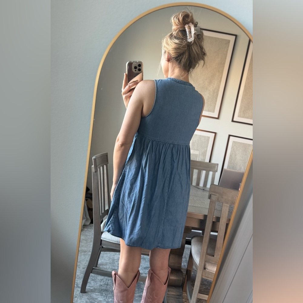 Precious Pleated Blue Jean Chambray Sleeveless Denim Dress - Picture 4 of 15